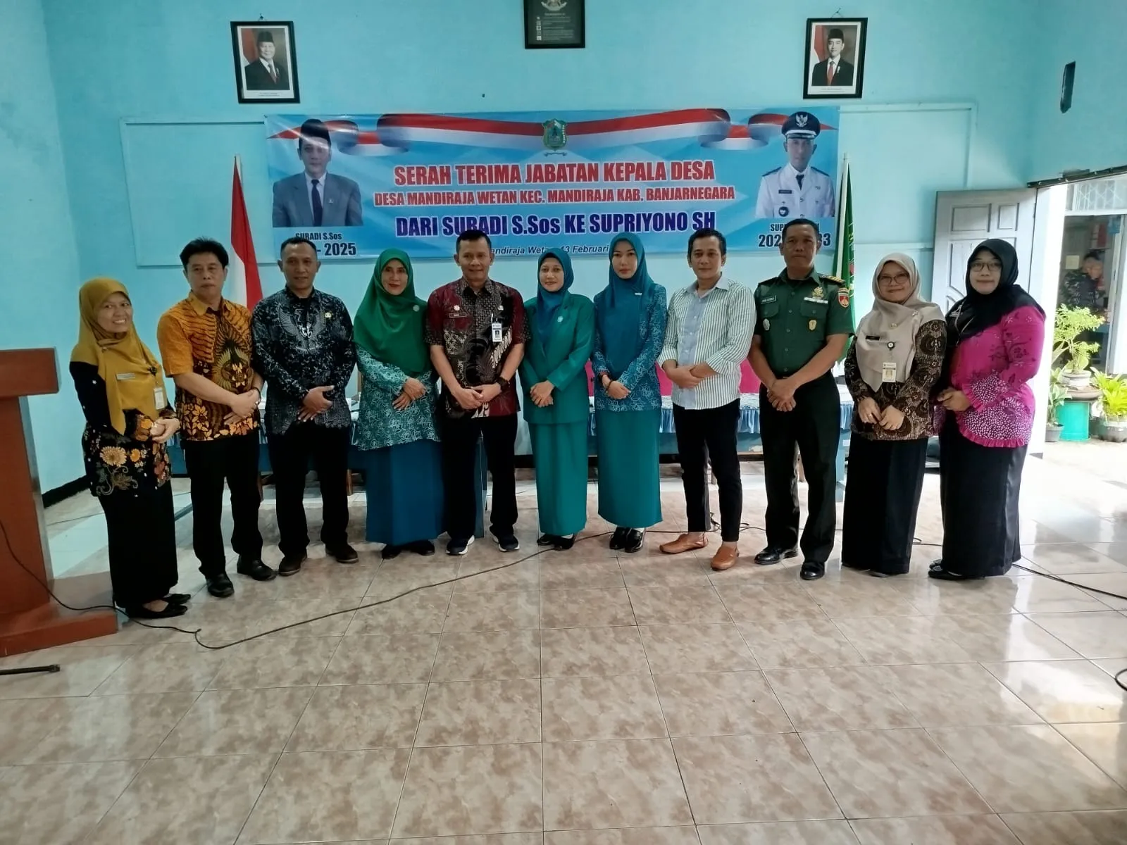 Serah terima jabatan kades Mandiraja Wetan dari Suradi S.Sos ke Supriyono S.H